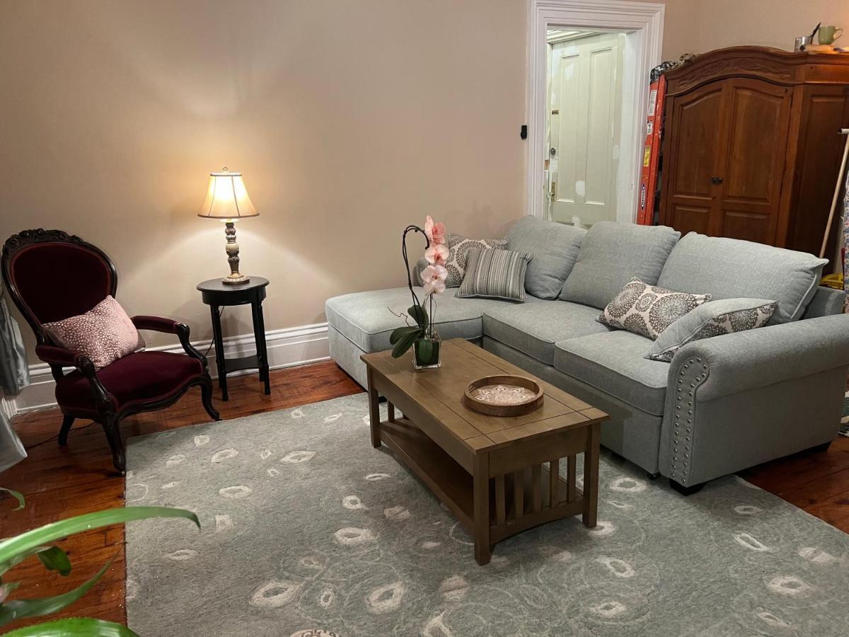 1 Bedroom Private Victorian Apt In Convenient City Location On 5 Acre, Sleeps 4 Poughkeepsie Exterior photo