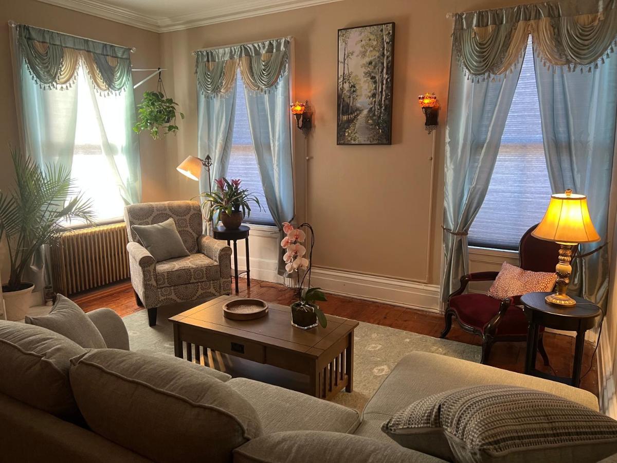 1 Bedroom Private Victorian Apt In Convenient City Location On 5 Acre, Sleeps 4 Poughkeepsie Exterior photo