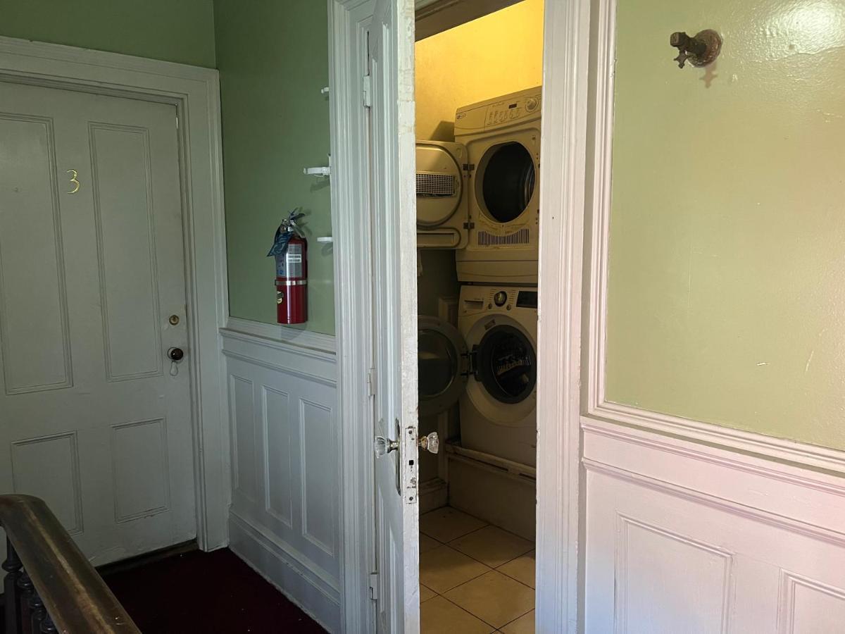 1 Bedroom Private Victorian Apt In Convenient City Location On 5 Acre, Sleeps 4 Poughkeepsie Exterior photo