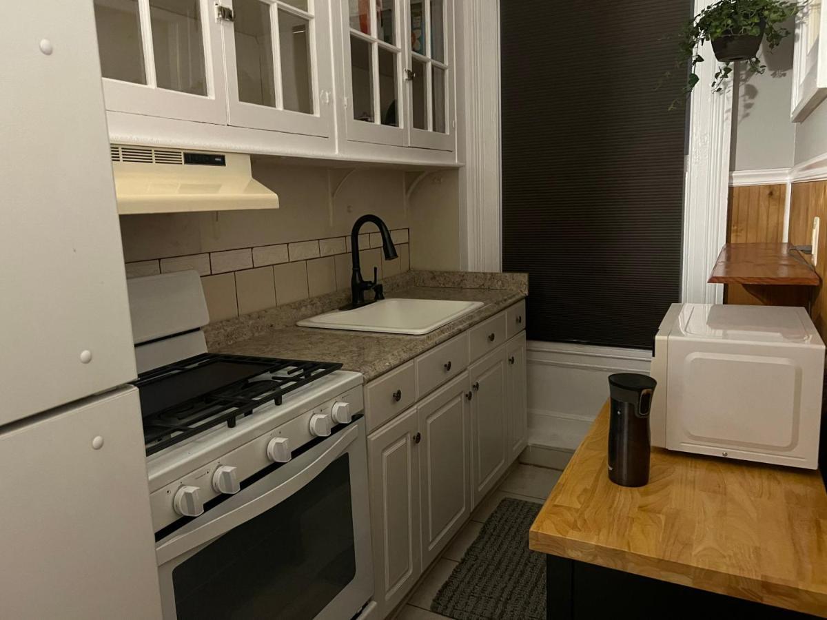 1 Bedroom Private Victorian Apt In Convenient City Location On 5 Acre, Sleeps 4 Poughkeepsie Exterior photo